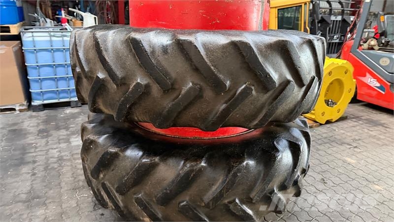 Goodyear 20.8R42 MED LÅSE! 輪胎、車輪和輪圈