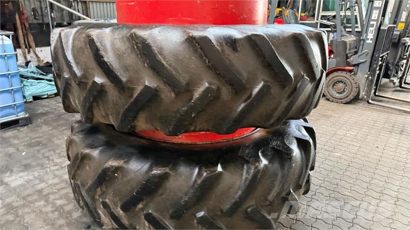 Goodyear 20.8R42 MED LÅSE! 輪胎、車輪和輪圈