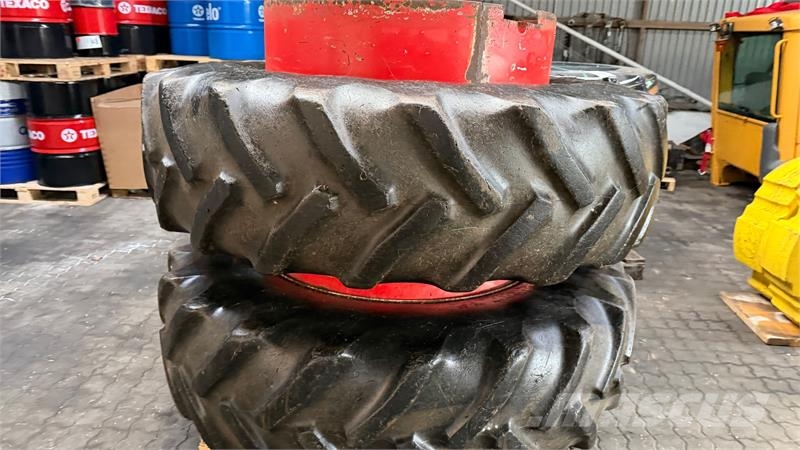 Goodyear 20.8R42 MED LÅSE! 輪胎、車輪和輪圈