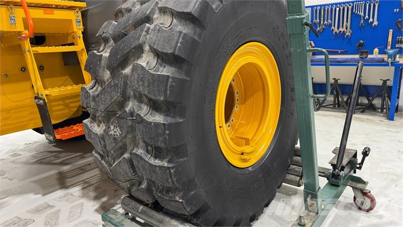 Goodyear 750/65R25 TL-3A+ 4 STK FABRIKSNY TIL VOLVO L110 OG Tyres, wheels and rims