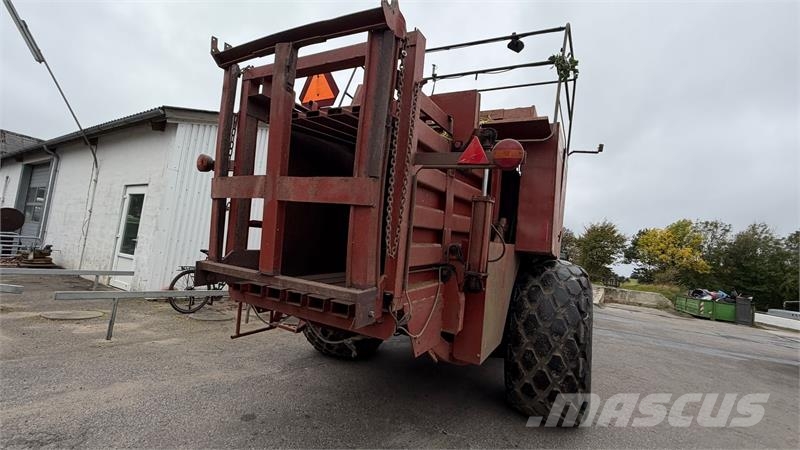 Hesston 4900 Pressere til firkantede baller