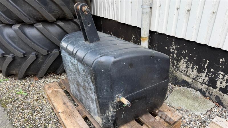 Holsø 650 KG Front weights