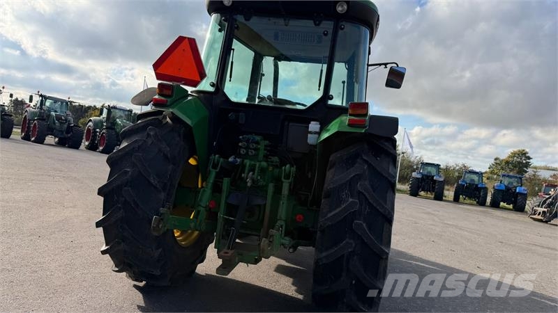 John Deere 5515 KUN 3100 TIMER OG AIRCON! Traktorer