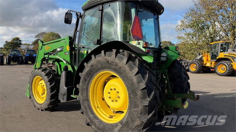John Deere 5515 KUN 3100 TIMER OG AIRCON! Traktorer