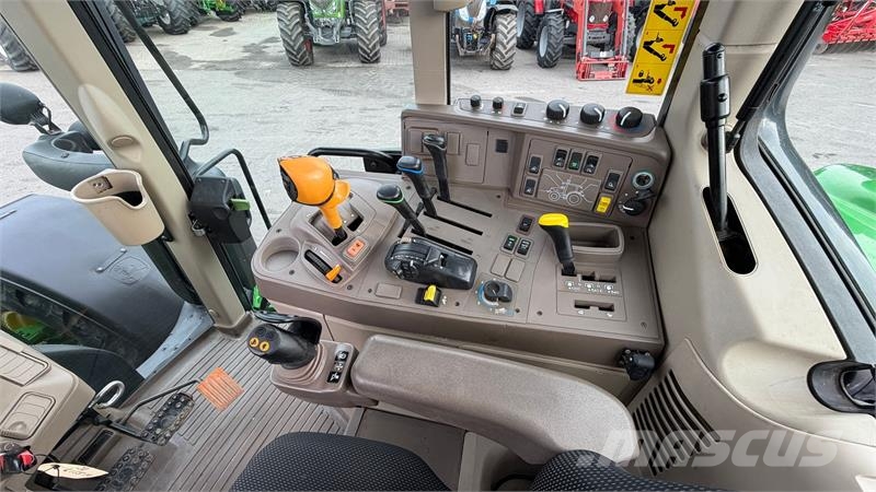 John Deere 6155M KUN 3600 TIMER OG FULD AFFJEDRING! Trattori