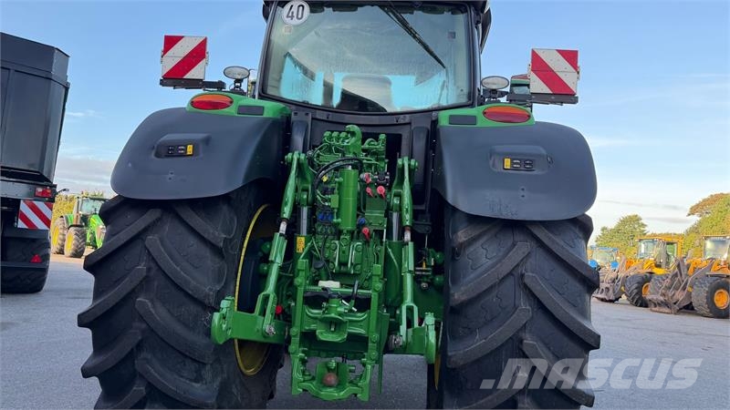 John Deere 6215R KUN 5100 TIMER! Traktorer
