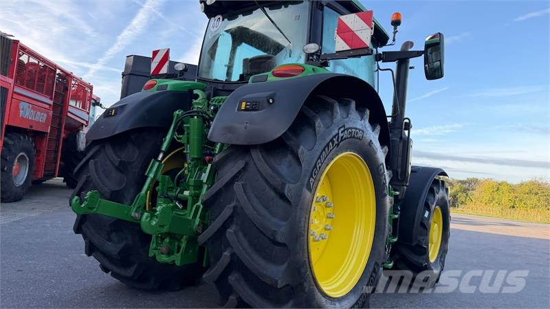 John Deere 6215R KUN 5100 TIMER! Traktorer