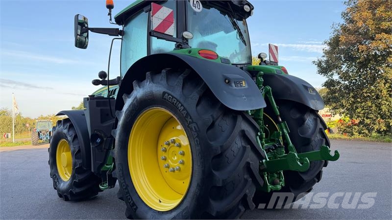 John Deere 6215R KUN 5100 TIMER! Traktorer