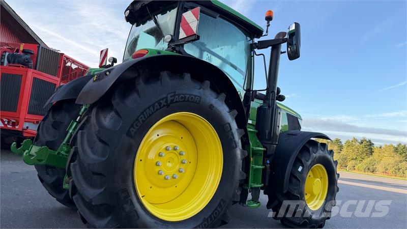 John Deere 6215R KUN 5100 TIMER! Traktorer