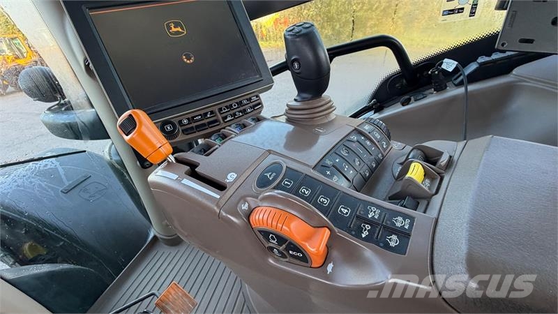 John Deere 6215R KUN 5100 TIMER! Traktorer