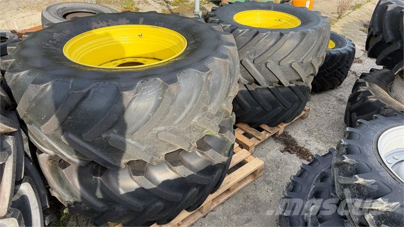 John Deere 6250R 4 STK KOMPLETTE HJUL! 타이어, 휠 및 림