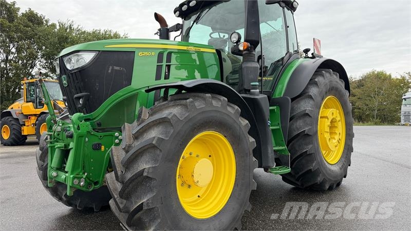 John Deere 6250R KUN 5100 TIMER OG NYE DÆK! Traktorji