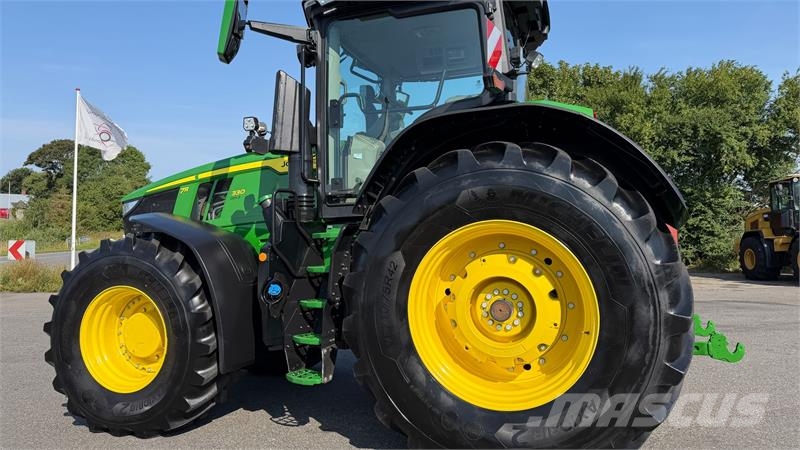 John Deere 7R 330 KUN 2000 TIMER! Traktori