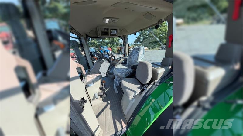 John Deere 7R 330 KUN 2000 TIMER! Traktorer
