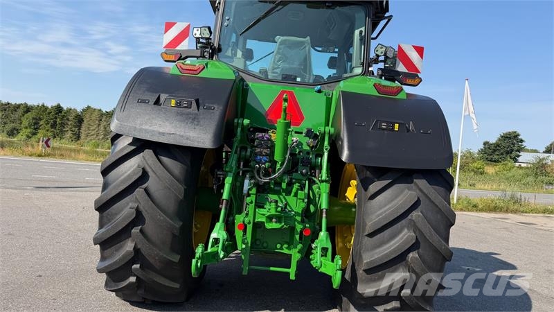 John Deere 7R 330 KUN 2000 TIMER! Traktorer