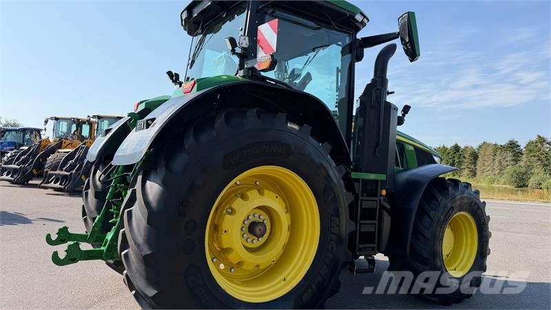 John Deere 7R 330 KUN 2000 TIMER! Traktorer