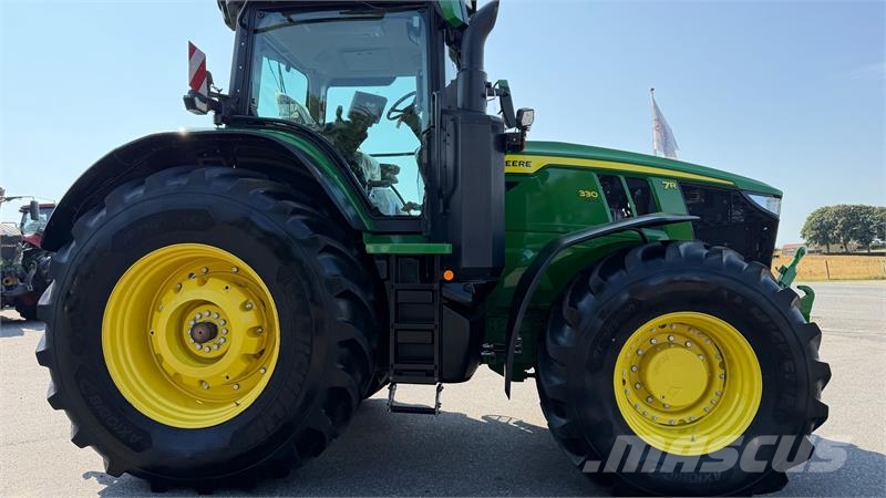 John Deere 7R 330 KUN 2000 TIMER! Traktori