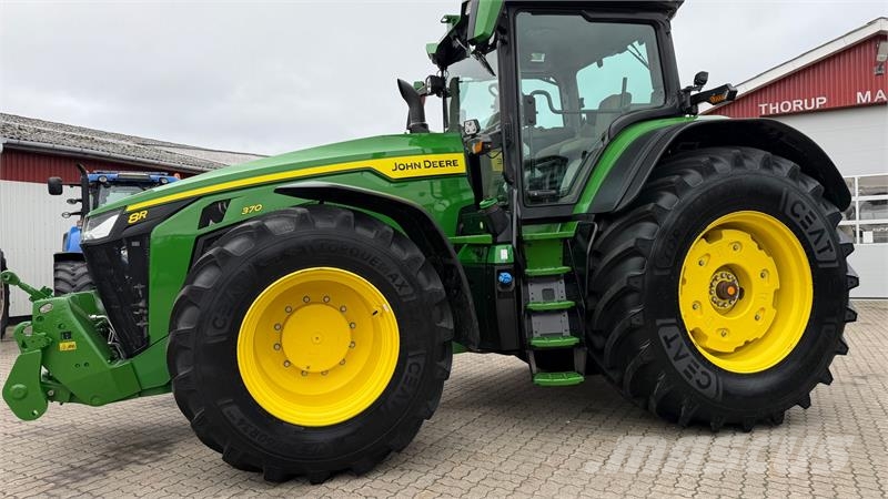 John Deere 8R 370 KUN 4600 TIMER, NYE DÆK OG NY SERVICERET! Traktorer