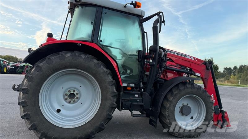 Massey Ferguson 5610 Dyna 4 KUN 4400 TIMER OG AFFJEDRET KABINE! Traktorer