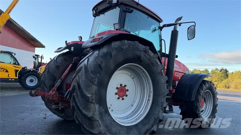 McCormick XTX 215 KUN 6800 TIMER! Traktorer
