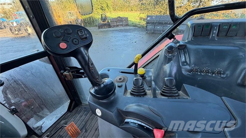 McCormick XTX 215 KUN 6800 TIMER! Tractors