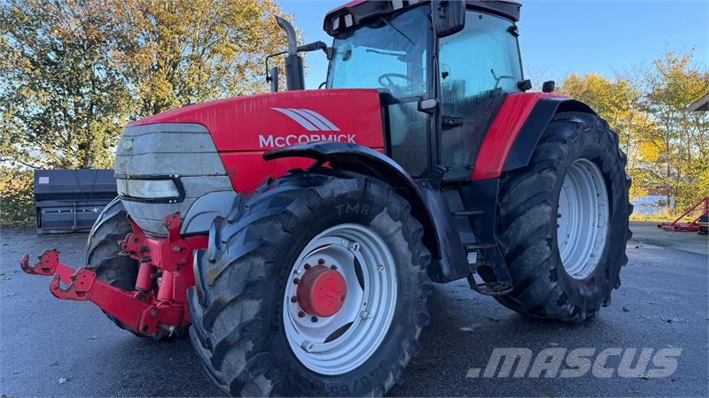 McCormick XTX 215 KUN 6800 TIMER! Tractors