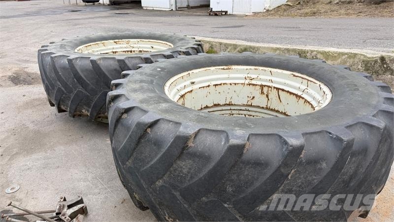Michelin 650/65R42 Banden, wielen en velgen