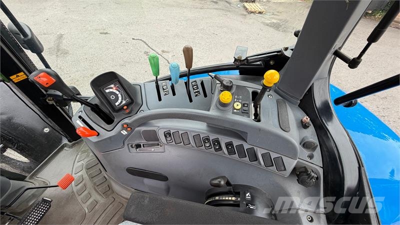 New Holland T6030 KUN 4400 TIMER! Traktorer