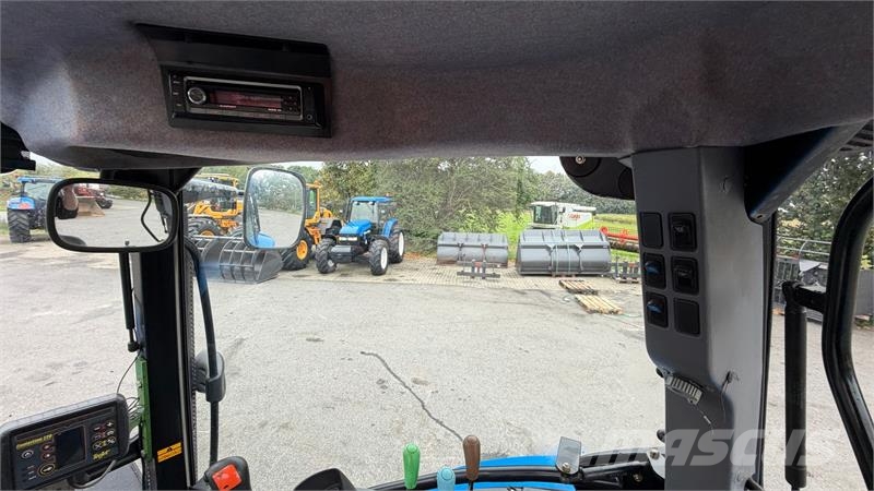 New Holland T6030 KUN 4400 TIMER! Traktorer