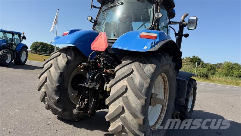 New Holland T7.220 الجرارات