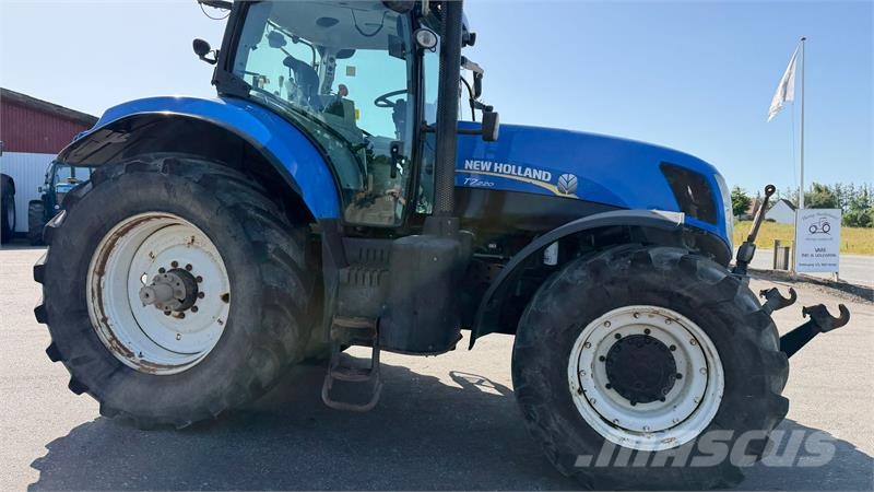 New Holland T7.220 الجرارات