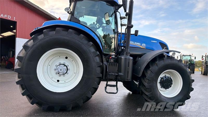 New Holland T7.270 KUN 5500 TIMER OG MED AUTOSTYRING! Trattori