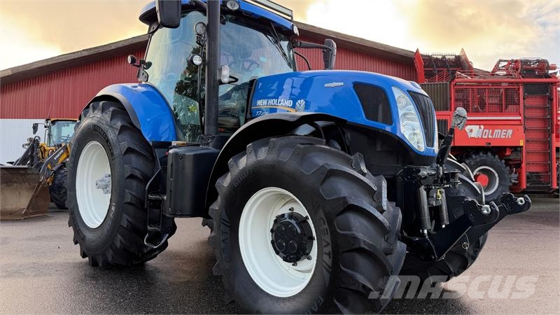 New Holland T7.270 KUN 5500 TIMER OG MED AUTOSTYRING! Trattori