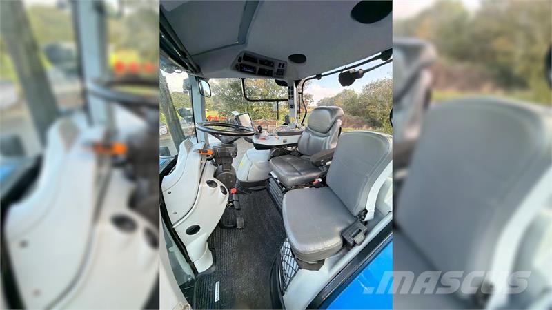 New Holland T7.270 KUN 5500 TIMER OG MED AUTOSTYRING! Trattori