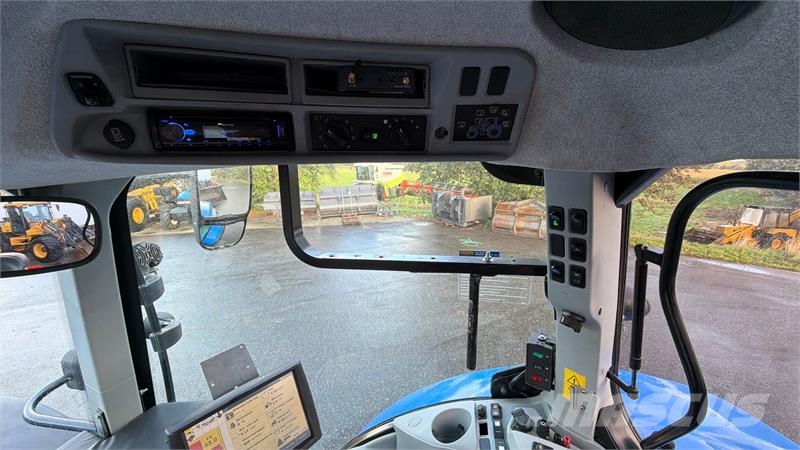 New Holland T7.270 KUN 5500 TIMER OG MED AUTOSTYRING! Trattori