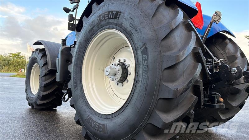 New Holland T7.270 KUN 5500 TIMER OG MED AUTOSTYRING! Trattori