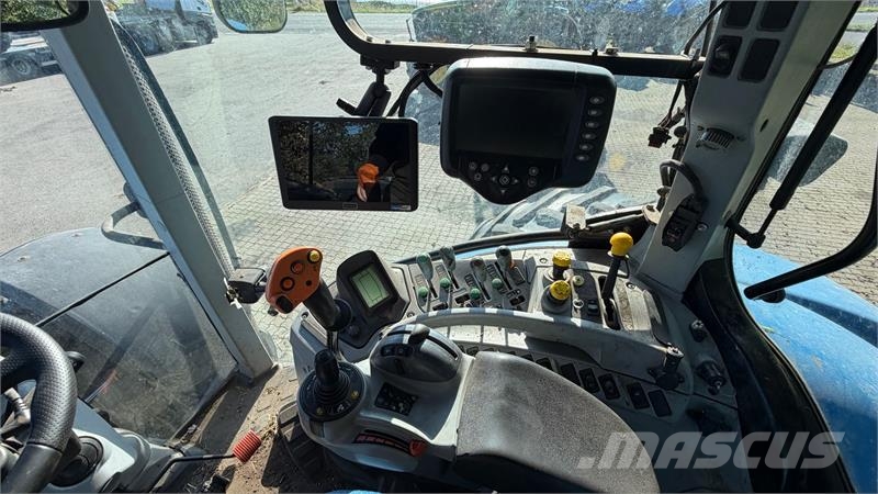 New Holland T7040 MED RTK AUTOSTYRING! Traktory