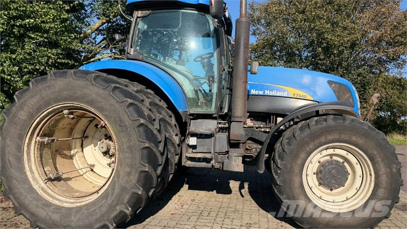 New Holland T7040 MED RTK AUTOSTYRING! Traktory