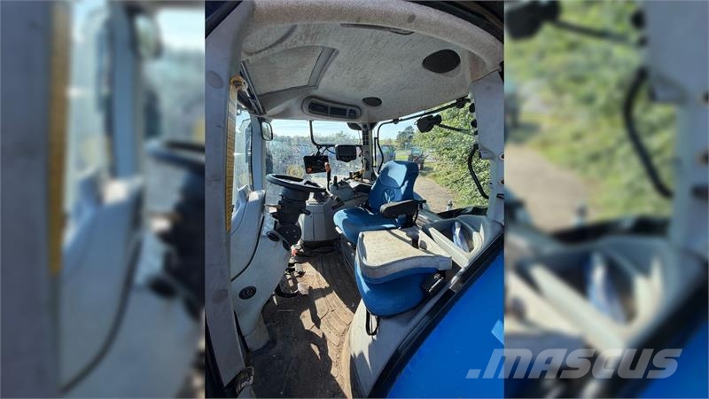 New Holland T7040 MED RTK AUTOSTYRING! Traktory