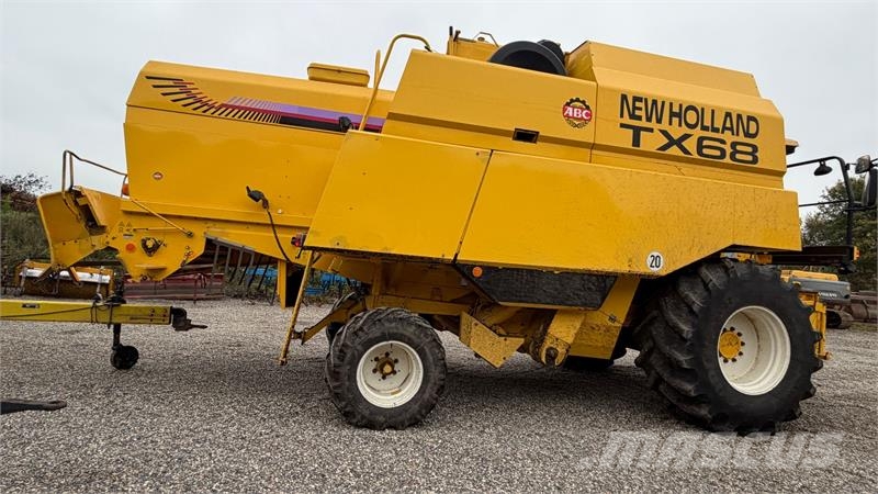 New Holland TX 68 PLUS MED 20 FODS SKÆREBORD! حصادات