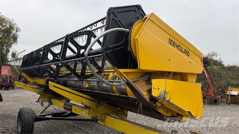 New Holland TX 68 PLUS MED 20 FODS SKÆREBORD! حصادات