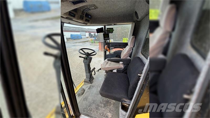New Holland TX 68 PLUS MED 20 FODS SKÆREBORD! حصادات