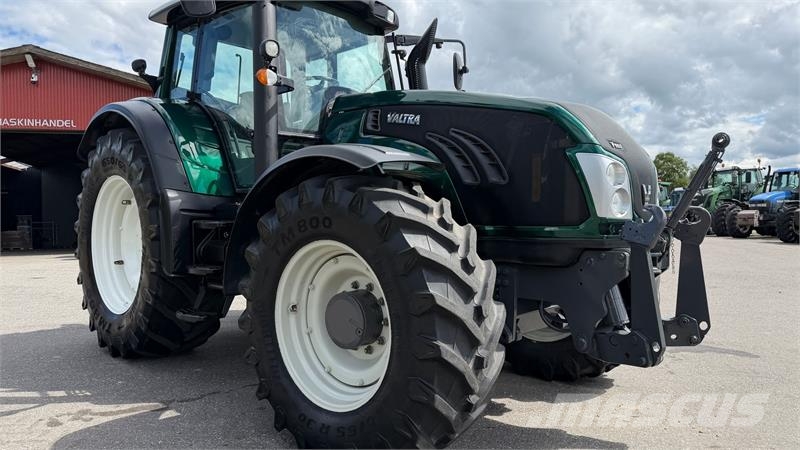 Valtra T163 DIRECT KUN 2600 TIMER! Tracteur