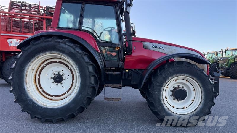 Valtra T170 KUN 4100 TIMER! トラクター