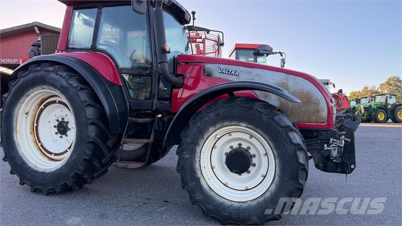 Valtra T170 KUN 4100 TIMER! トラクター