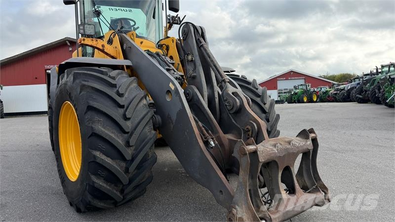 Volvo L 120 F MED LANG ARM, HURTIGSKIFTE OG SKOVL Rataslaadurid