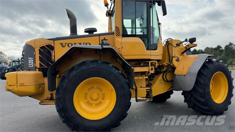 Volvo L 120 F MED LANG ARM, HURTIGSKIFTE OG SKOVL Rataslaadurid