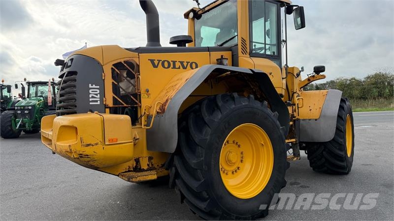 Volvo L 120 F MED LANG ARM, HURTIGSKIFTE OG SKOVL Rataslaadurid