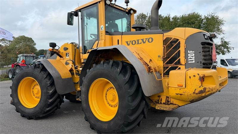 Volvo L 120 F MED LANG ARM, HURTIGSKIFTE OG SKOVL Rataslaadurid