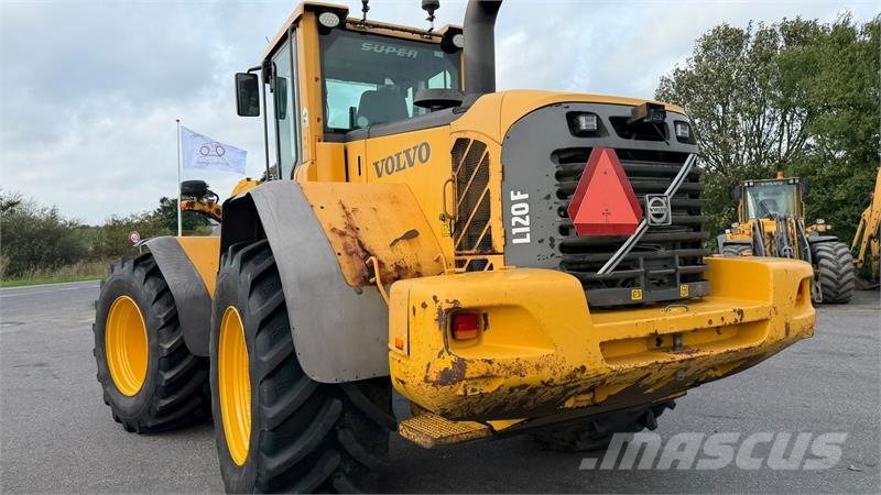 Volvo L 120 F MED LANG ARM, HURTIGSKIFTE OG SKOVL Rataslaadurid